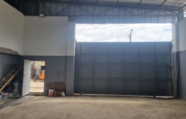 ABIDJAN KOUMASSI : Entrepôt 500m2 a louer – Boulevard du GABON