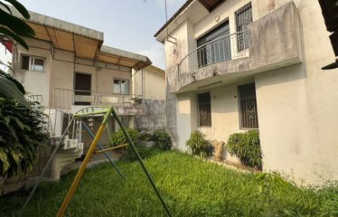 ABIDJAN COCODY : Vente villa duplex 5 pièces + annexe 2 pièces avec jardin