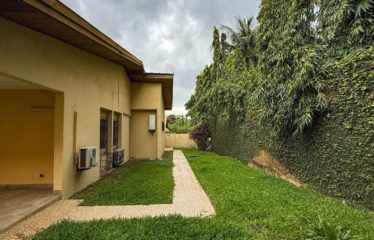 ABIDJAN COCODY : Location villa 6 pièces avec jardin | Riviera Bonoumin