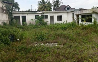 ABIDJAN COCODY: Land for sale, 700 m2 with building