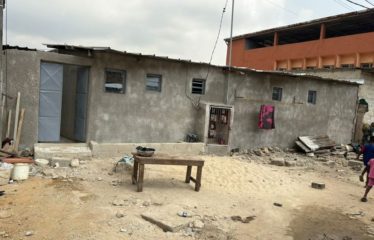 ABIDJAN KOUMASSI: Shared courtyard, 130 m², for sale – ACD