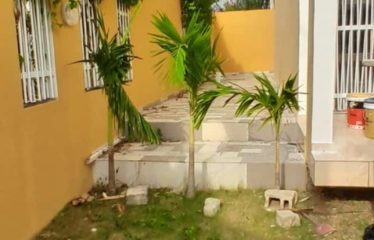 GRAND-BASSAM : Location villa duplex 7 pièces