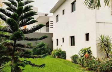 ABIDJAN ANGRÉ: Modern duplex villa for sale