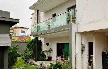 ABIDJAN ANGRÉ: Modern duplex villa for sale
