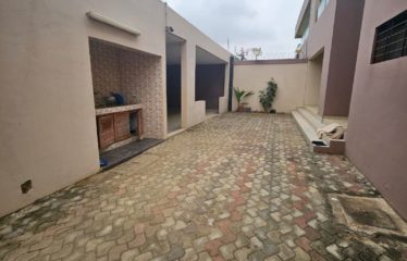 GRAND-BASSAM : Vente villa duplex 6 pièces – Mockey-Ville