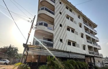 ABIDJAN YOPOUGON : Vente immeuble R+4