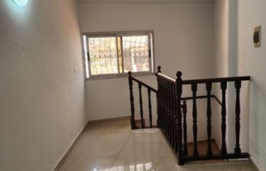 ABIDJAN KOUMASSI : Location maison duplex 4 pièces