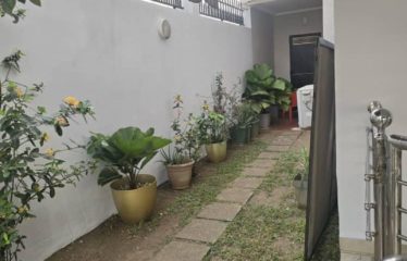 ABIDJAN ANGRÉ : Vente villa triplex 13 pièces
