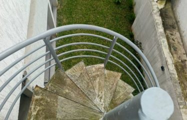 ABIDJAN COCODY: Triplex villa rental