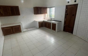 DAKAR ALMADIES : Belle villa à louer