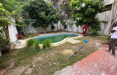 DAKAR ALMADIES : Villa à louer 4 chambres