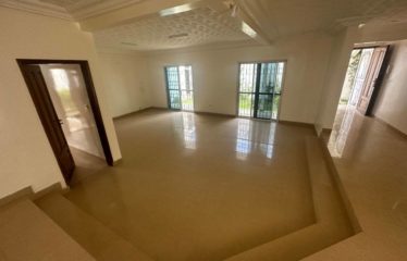 DAKAR ALMADIES : Belle villa à louer