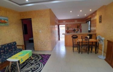 NGAPAROU : Villa R+1 située proche de Saly Center à vendre