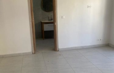 DAKAR POINT-E : Appartement 3 pièces à louer