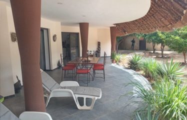 NGUERIGNE : Jolie villa avec piscine à vendre