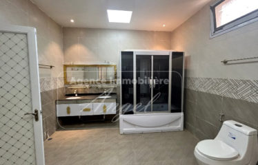 DAKAR ALMADIES : Villa à louer 230 m²