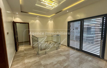 DAKAR ALMADIES : Villa à louer 230 m²