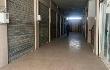 DAKAR HLM : Boutiques à vendre au marché HLM