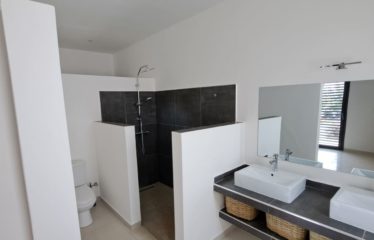 SALY : Villa 3 chambres avec piscine à louer (location longue durée)