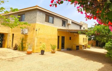 SOMONE : Grande villa de 4 chambres avec piscine à louer