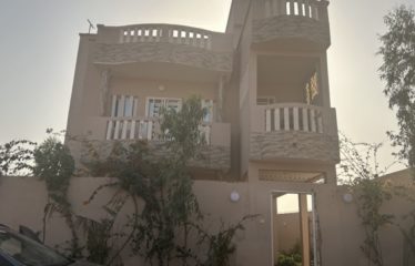 SOMONE : Belle villa de 7 chambres avec piscine à louer