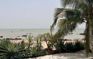 NGAPAROU : Villa R+1 pieds dans l’eau à vendre