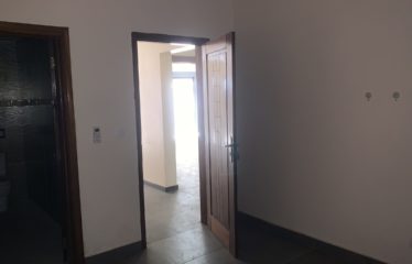 DAKAR OUEST FOIRE : Maison R+2 à louer Cité Tobago