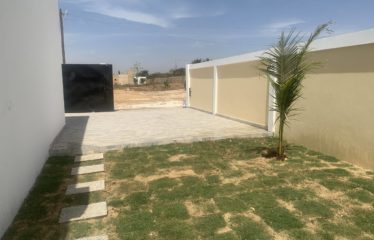 NGUERIGNE : Villa neuve de 3 chambres avec piscine à vendre