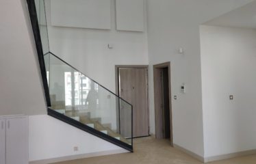 DAKAR POINT-E : Appartement duplex F5 à louer