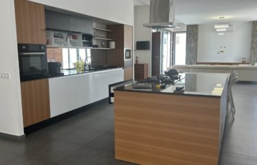SOMONE: Belle villa de 4 chambres à louer