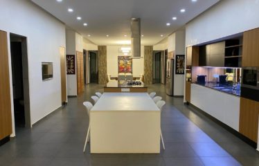 SOMONE: Belle villa de 4 chambres à louer