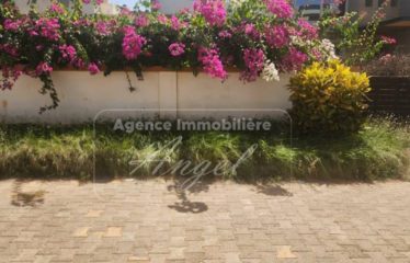 DIAMNIADIO : Villa de 450m² à vendre