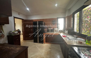 DAKAR ALMADIES : Villa R+1 à vendre