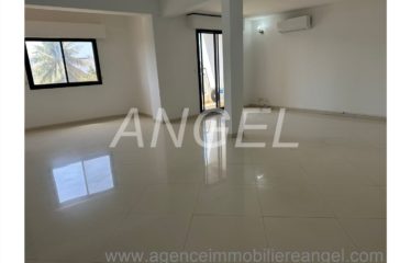 DAKAR ALMADIES : Bel appartement à louer au 2ème étage