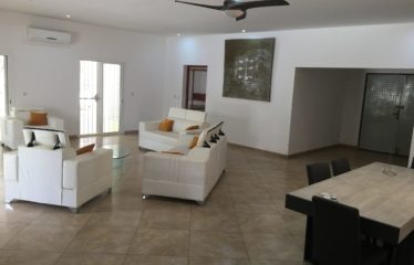 NGAPAROU : Villa 3 chambres avec piscine sur un terrain de 1500 m2 à louer