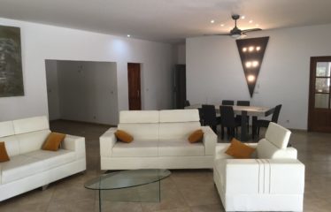 NGAPAROU : Villa 3 chambres avec piscine sur un terrain de 1500 m2 à louer