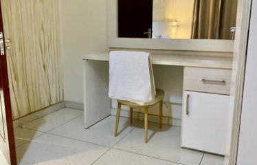 DAKAR SICAP : Chambre climatisée avec balcon à louer