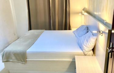 DAKAR SICAP : Chambre climatisée avec balcon à louer