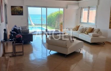 DAKAR NGOR : Villa R+2 Vide de 4 chambres sise au virage à louer
