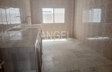 DAKAR ALMADIES : Grande villa à louer 3 chambres