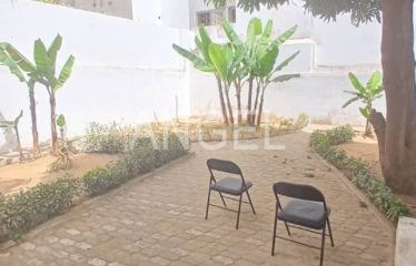 DAKAR ALMADIES : Grande villa à louer 3 chambres