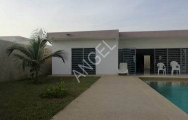 NGAPAROU : Belle  villa à louer 3 chambres piscine