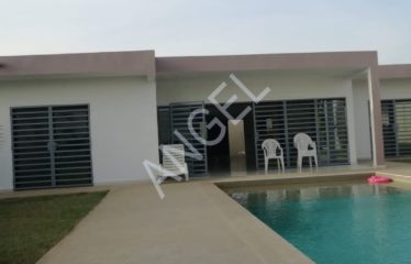 NGAPAROU : Belle  villa à louer 3 chambres piscine