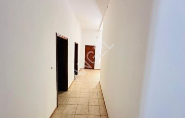 DAKAR ALMADIES : Villa contemporaine R+1 à louer