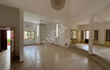 DAKAR ALMADIES : Villa contemporaine R+1 à louer