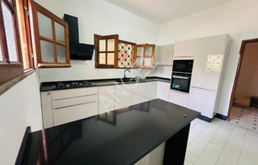 DAKAR ALMADIES : Villa contemporaine R+1 à louer