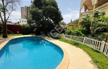 DAKAR ALMADIES : Villa contemporaine R+1 à louer