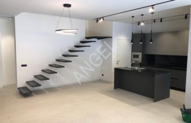DAKAR ALMADIES : Appartement Duplex à louer  sur la corniche