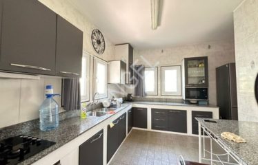 DAKAR ALMADIES : Villa de 1000 m2  à louer aux Almadies