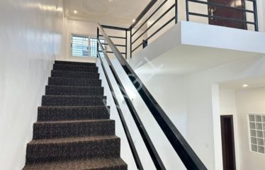 DAKAR ALMADIES : Appartement à louer en duplex aux Almadies